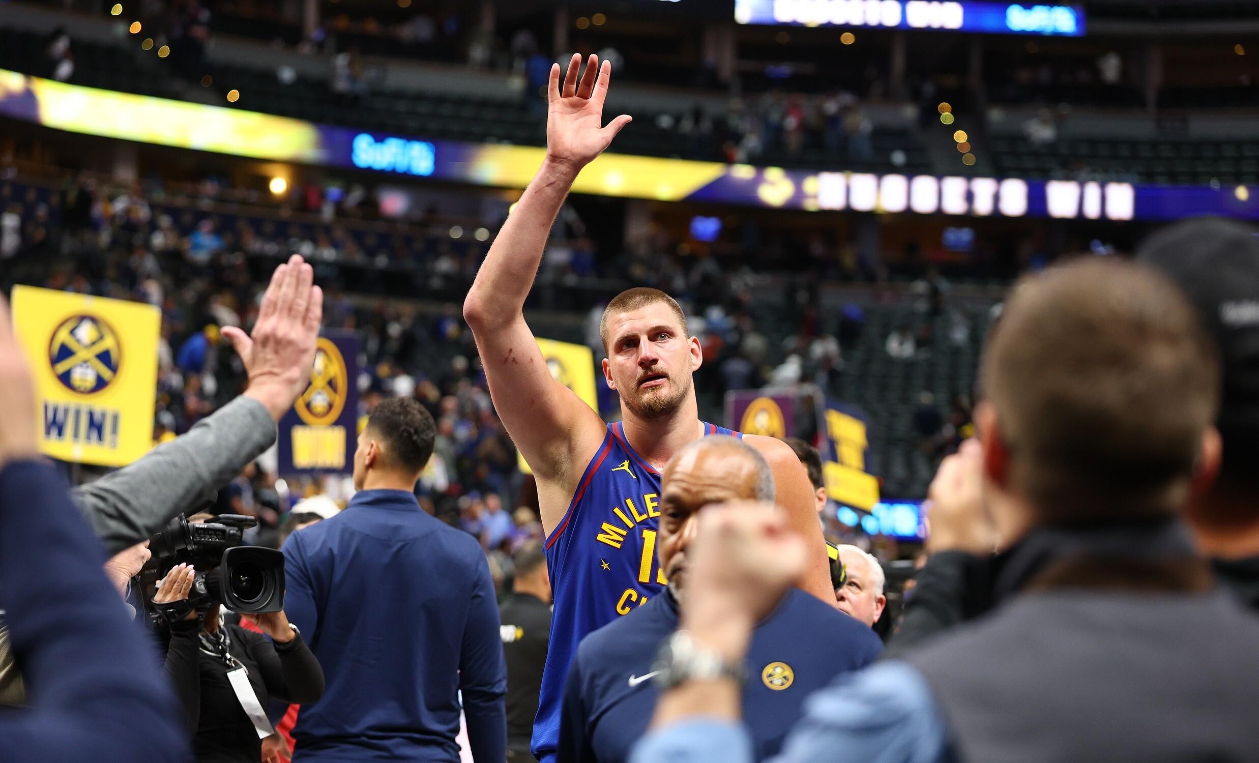 NBA球队备战季后赛，主教练暗示将会有新战术突破的简单介绍