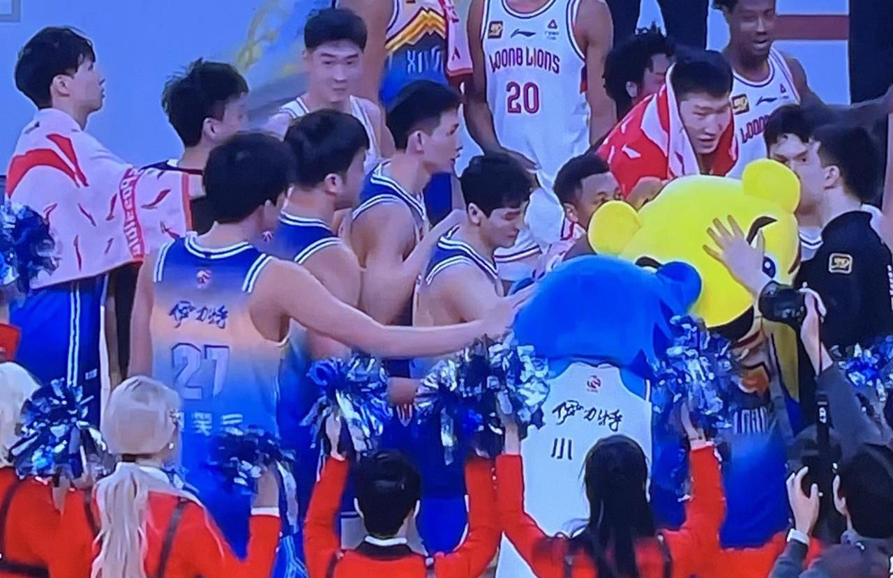 开云体育网页版-包含新疆男篮战胜广州队，实力碾压对手再现神勇的词条
