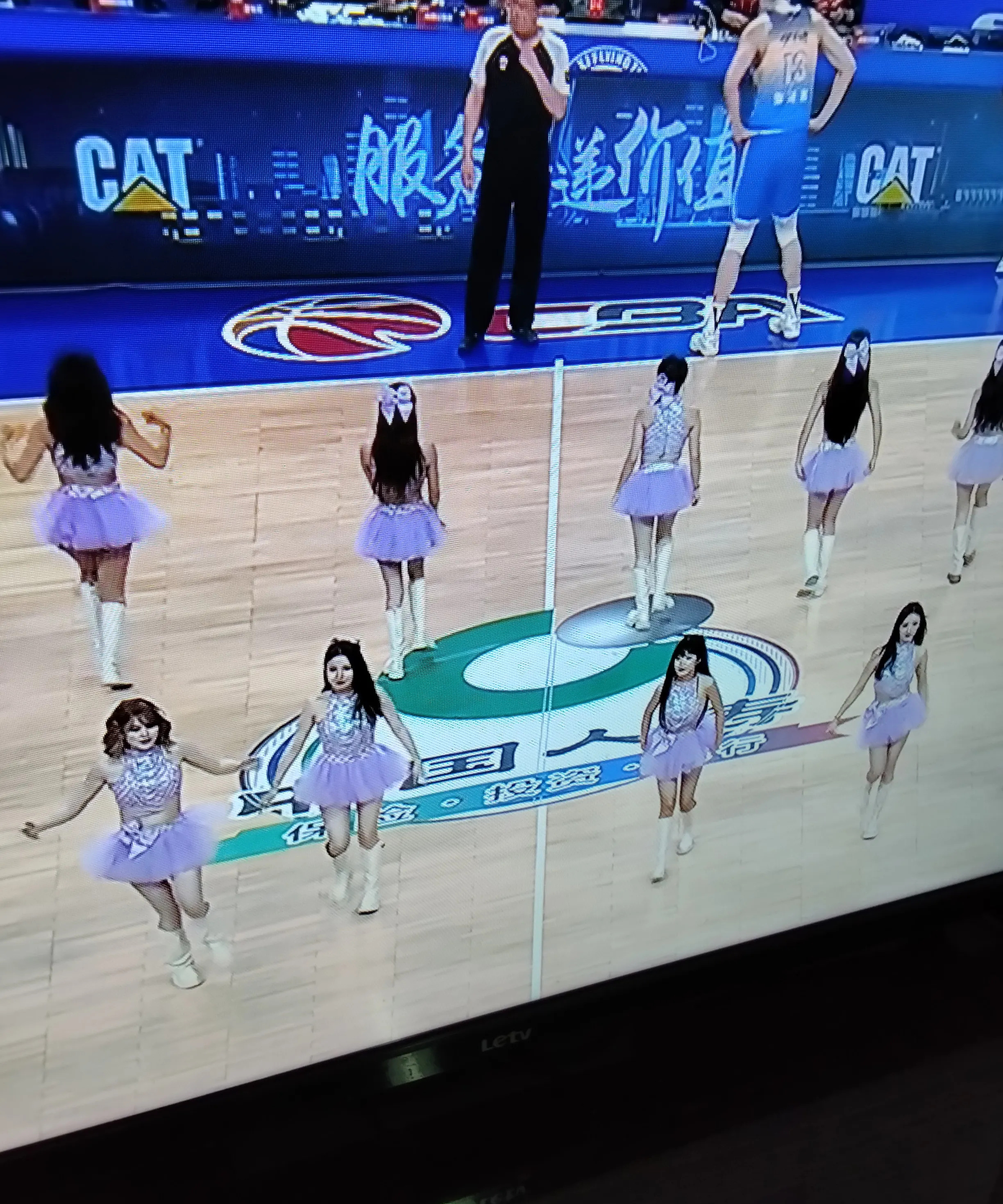 开云体育登录入口-啦啦队激情对决！台湾省季后赛上演主客队PK大战的简单介绍