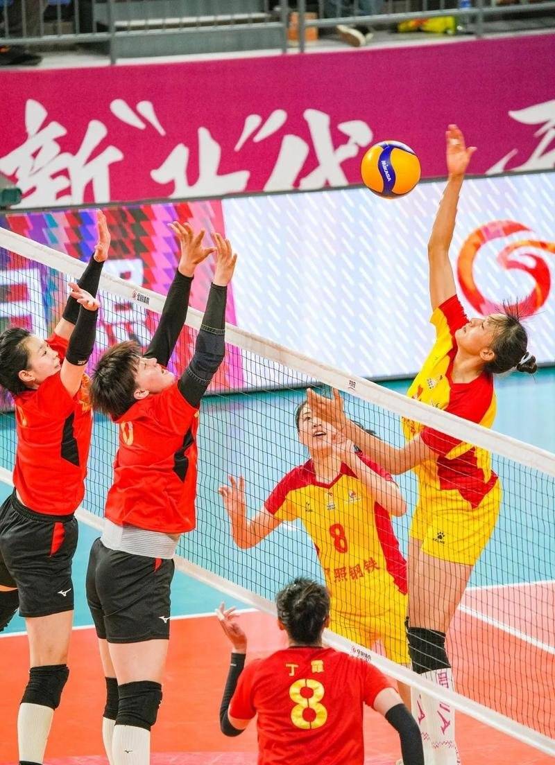 包含李盈莹随队出征!中国女排PK两大豪强对日本恐遭遇苦战的词条