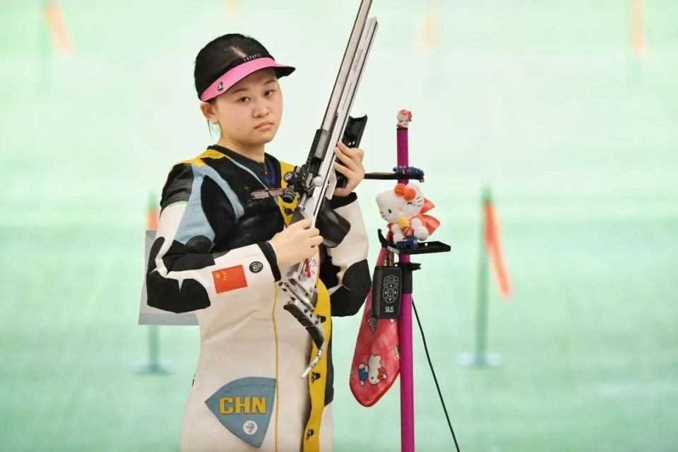 开云体育电脑版-精彩对决！射箭女将获得银牌